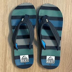 Reef flip flops kids size 4